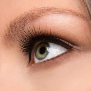 What should you expect during a consultation for eyelid lift plastic surgery?