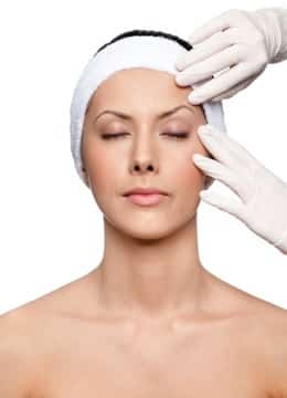 How to Choose The Best Facial Plastic Surgeon For Your Forehead Lift 